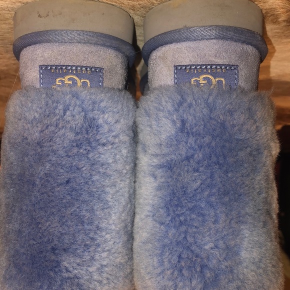 2 Ugg Boots - Picture 3 of 8